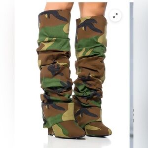 Stylish Camouflage Knee-High Combat Boots